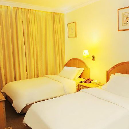 Borneo Hotel Kuching Buitenkant foto
