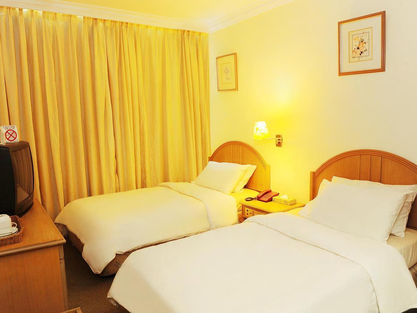 Borneo Hotel Kuching Buitenkant foto
